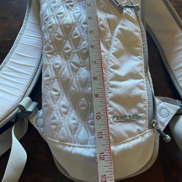 Small Cold Weather Women's White Camelbak Hydration Pack - Picture 2 of 5